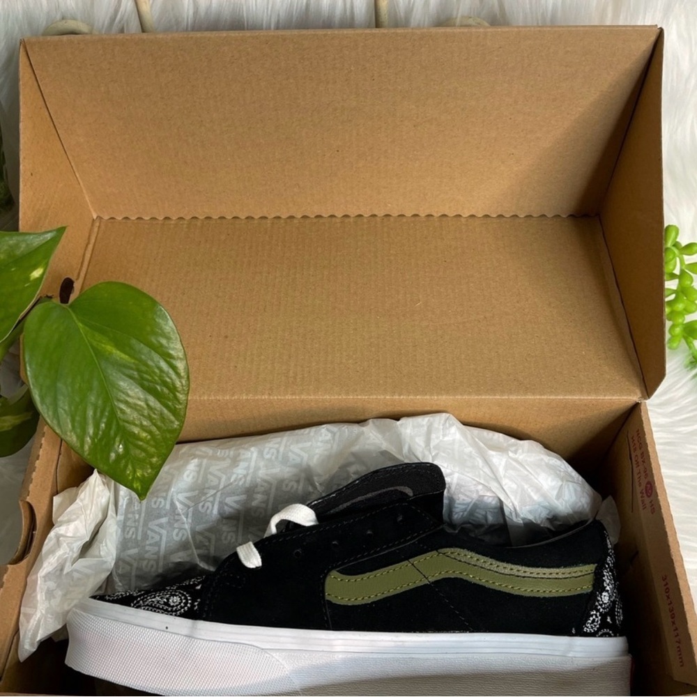Vans Black Paisley Old Skool with Olive Side Stripe - Picture 5 of 10